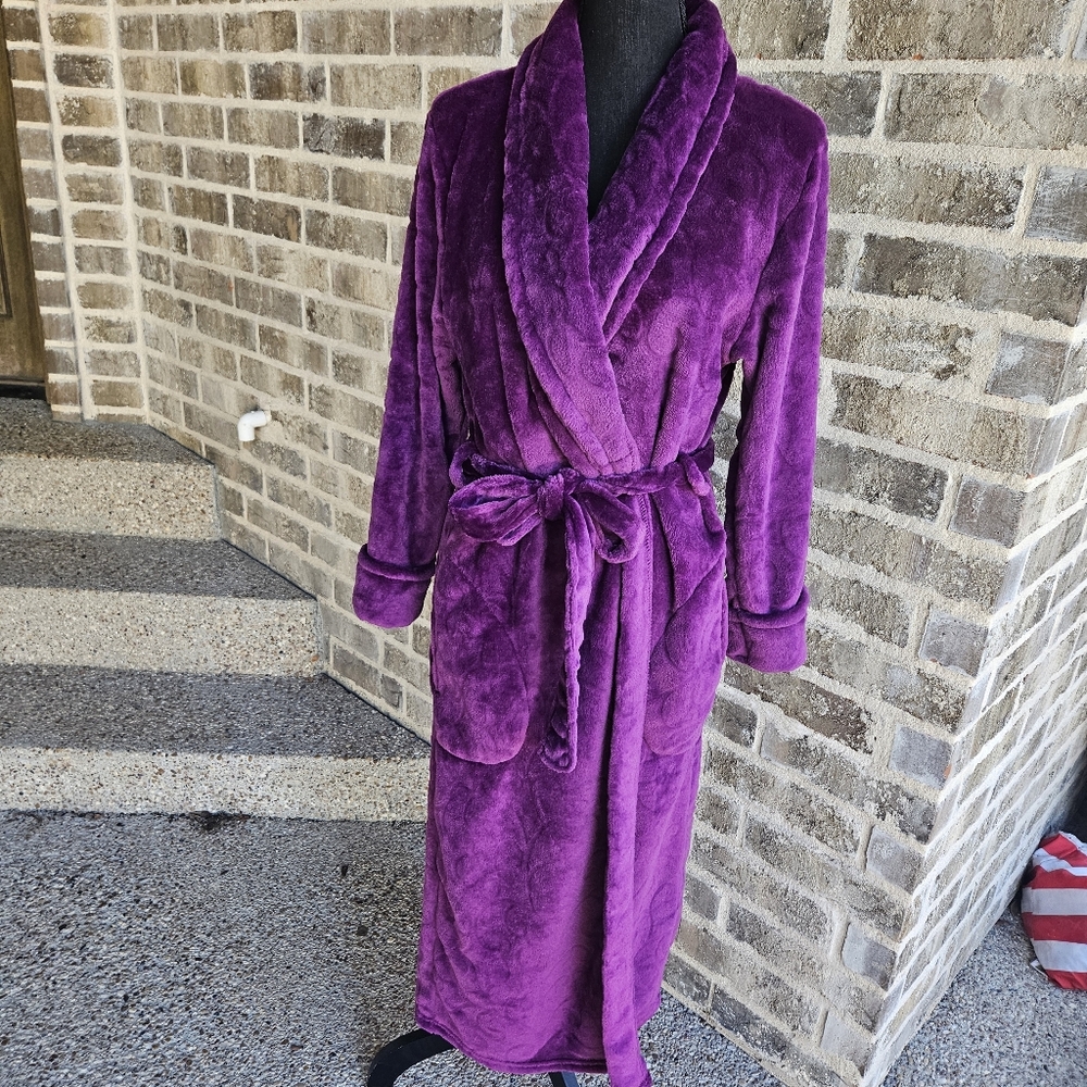 Signature Jasmine‎ Rose Floral Embossed Purple Robe Women’s Size Small